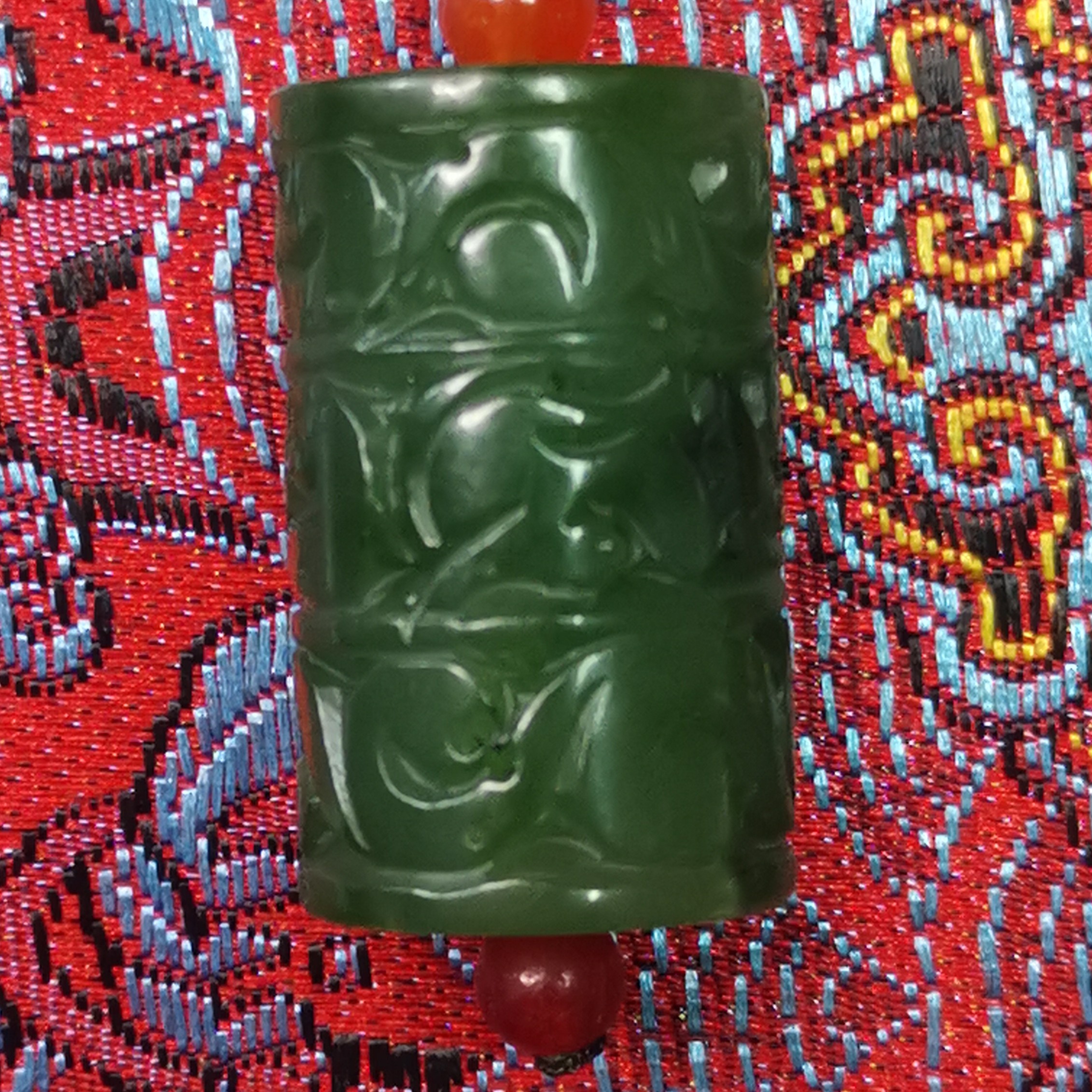 和田玉山料雕刻吊坠