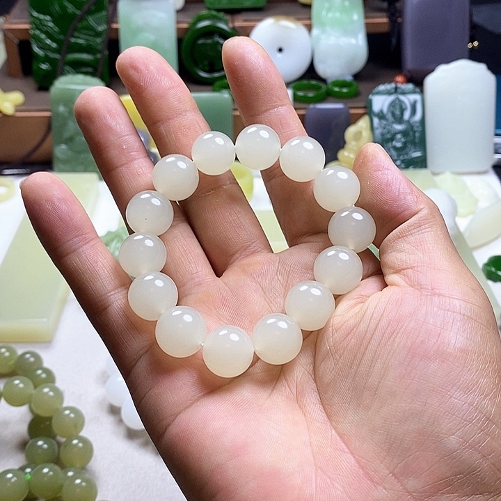 和田玉未镶嵌珠宝奇石