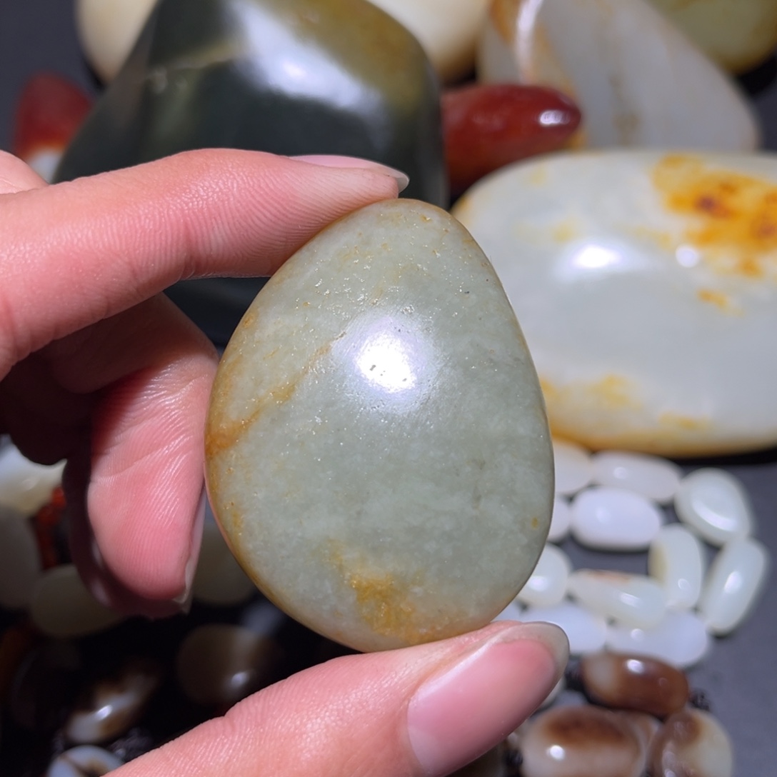 和田玉未镶嵌珠宝奇石