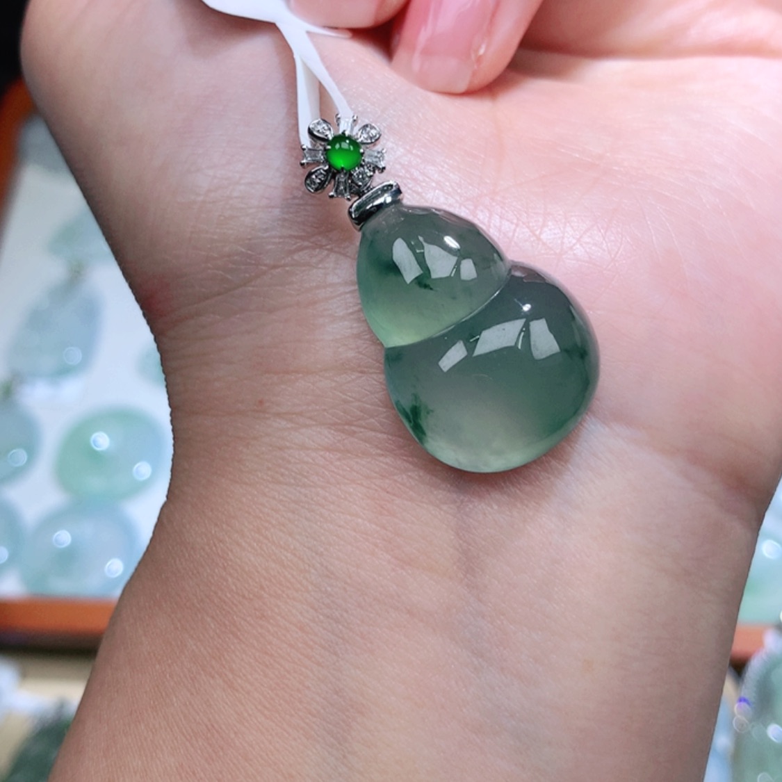 【闪购商品】翡翠颈饰18K金镶嵌葫芦