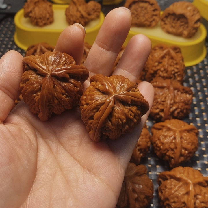 文玩核桃把件盐***蛋工艺