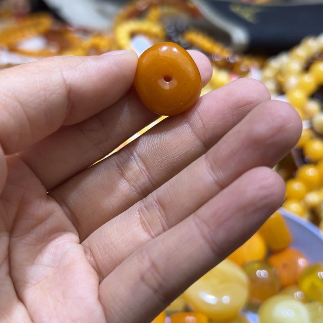 琥珀珠宝奇石未镶嵌