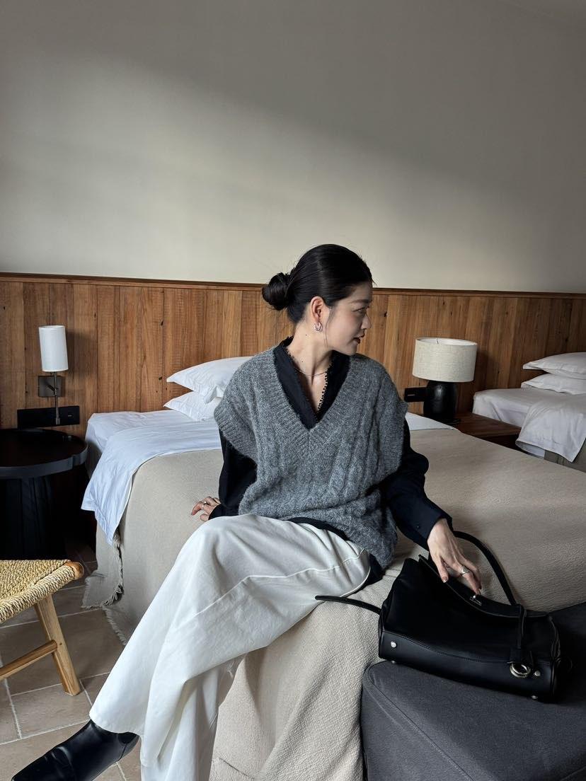 米古古 SOUL #7521-福叠穿V领纯色百搭松弛感马甲背心（衣长68）