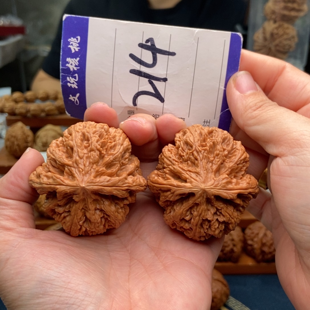 文玩核桃把件50粗筋