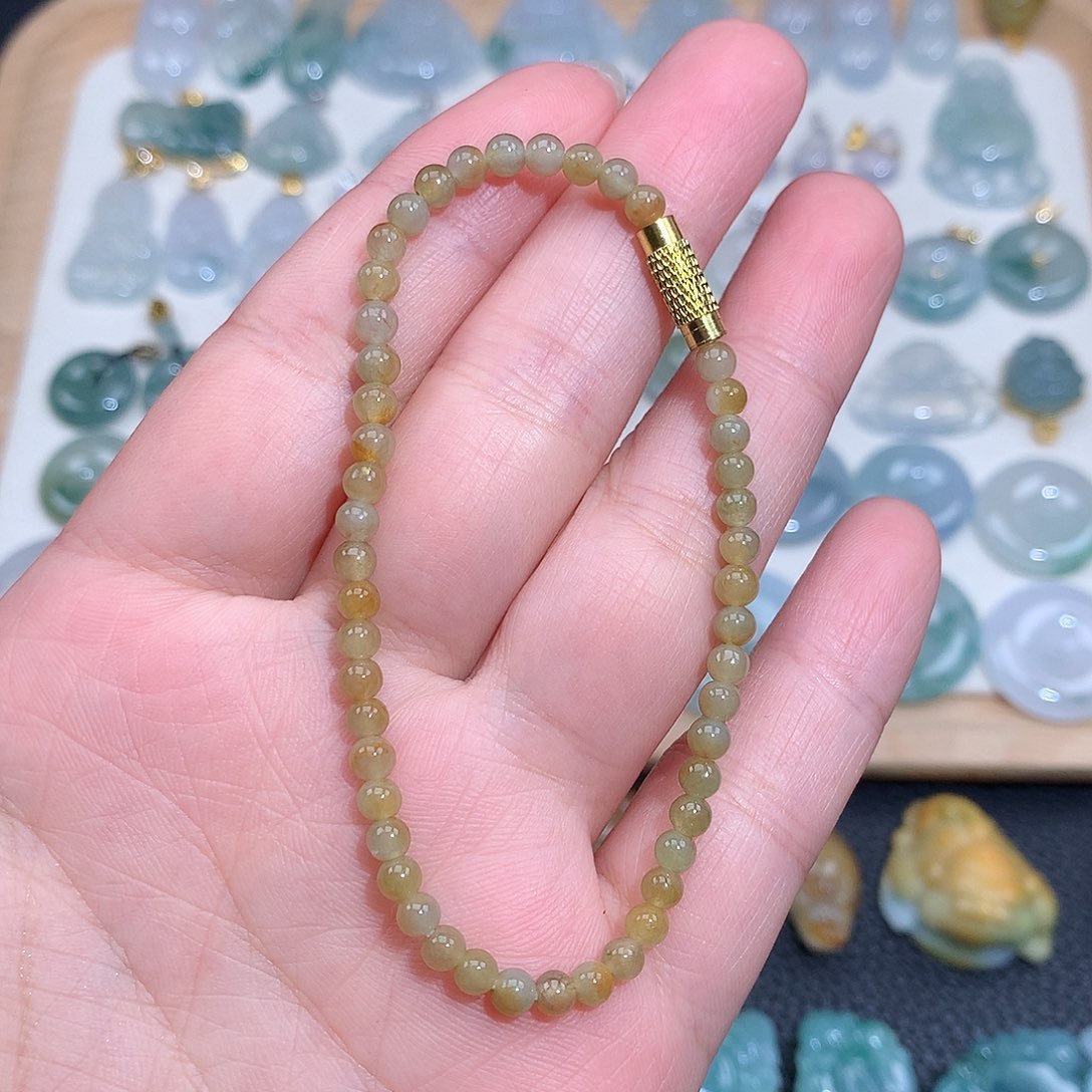 翡翠颈饰未镶嵌手串