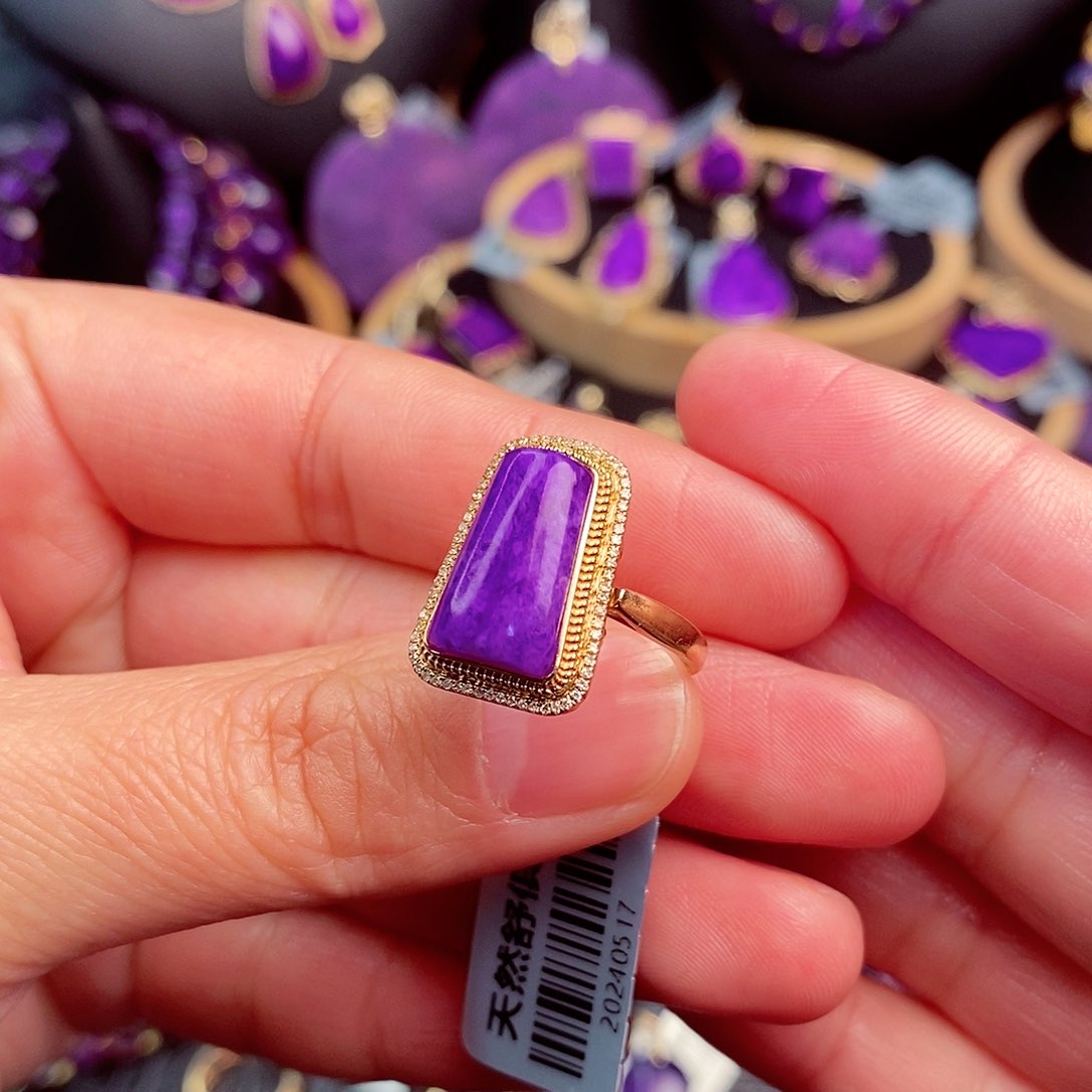 苏纪石（舒俱来）戒指18K金镶嵌