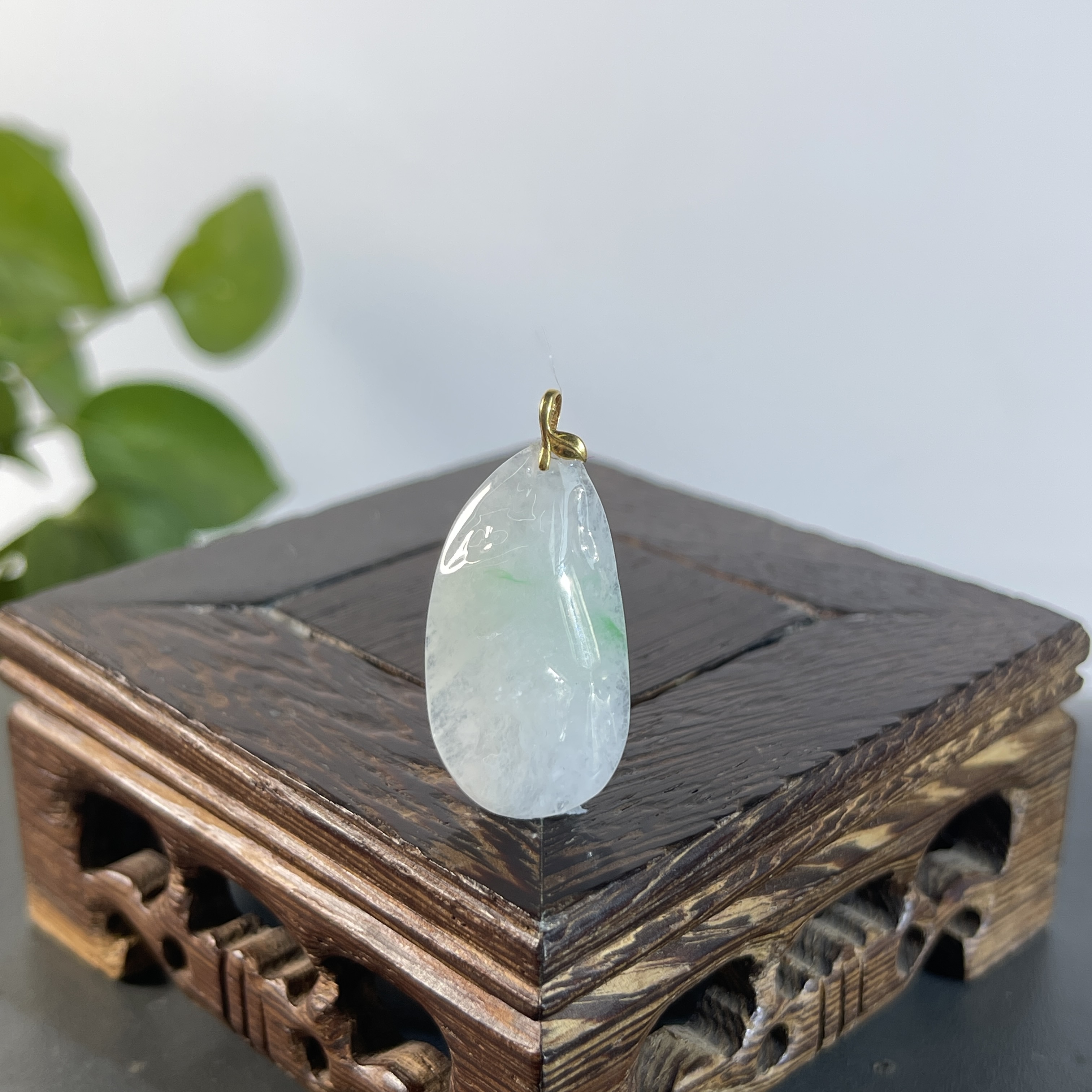 JXB27-49 18K扣头精品天然翡翠A货原石吊坠