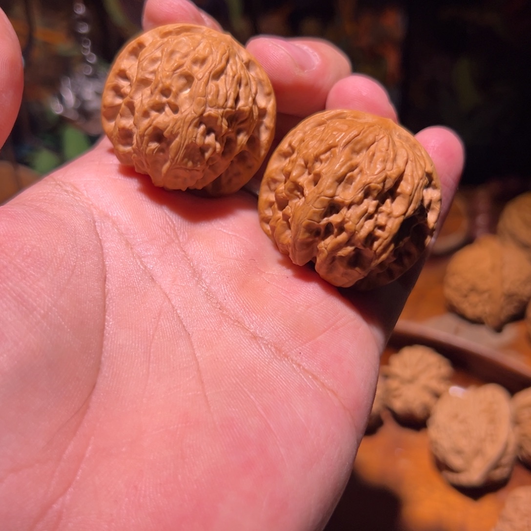 吊坠文玩核桃38精修野狼一对，特别好玩