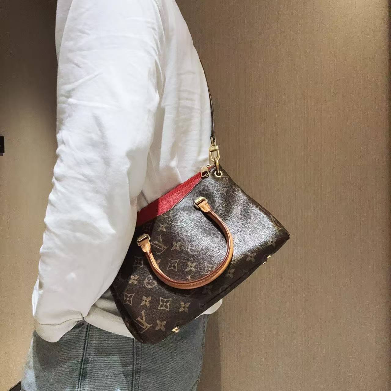 95新 LouisVuitton/路易威登 【冰】红色传奇斜挎包