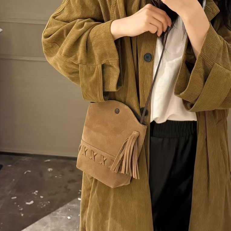 磨砂牛皮时尚单肩斜挎小包包