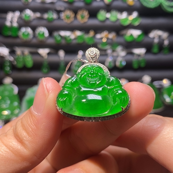 翡翠颈饰18K金镶嵌天然翡翠