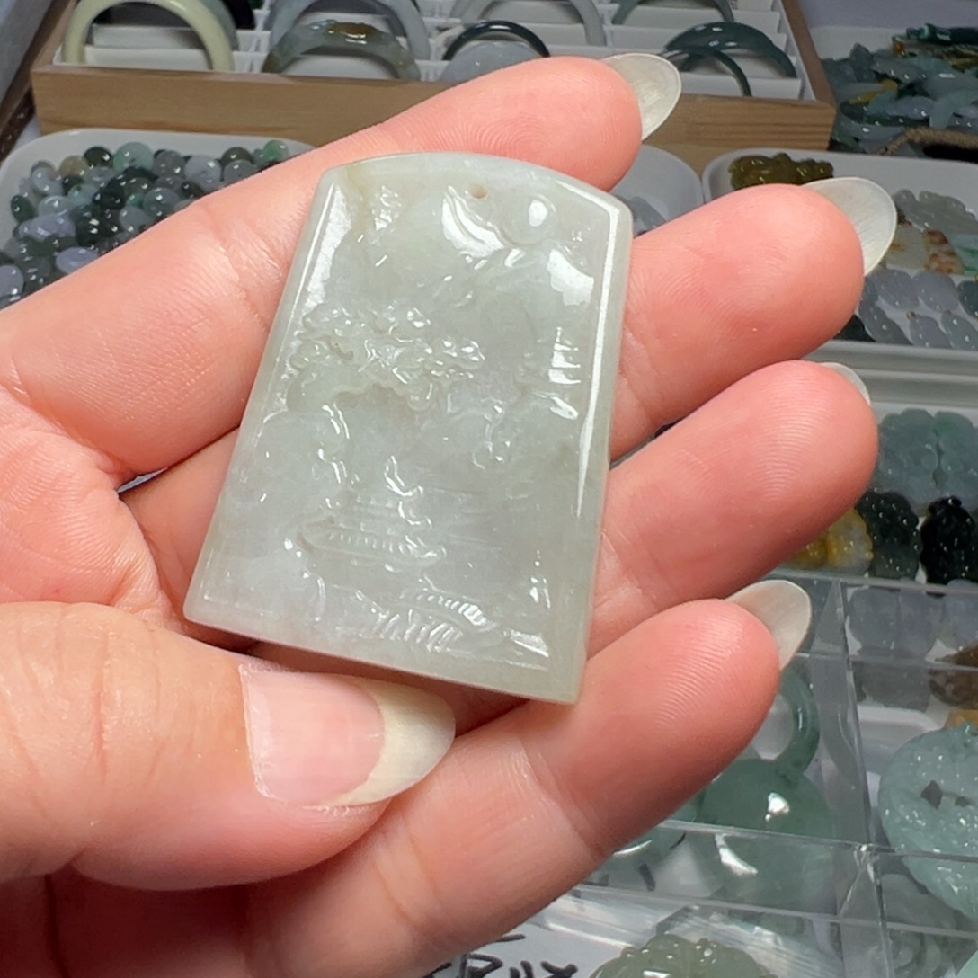 朝***朝翡翠未镶嵌颈饰山水牌一个80块