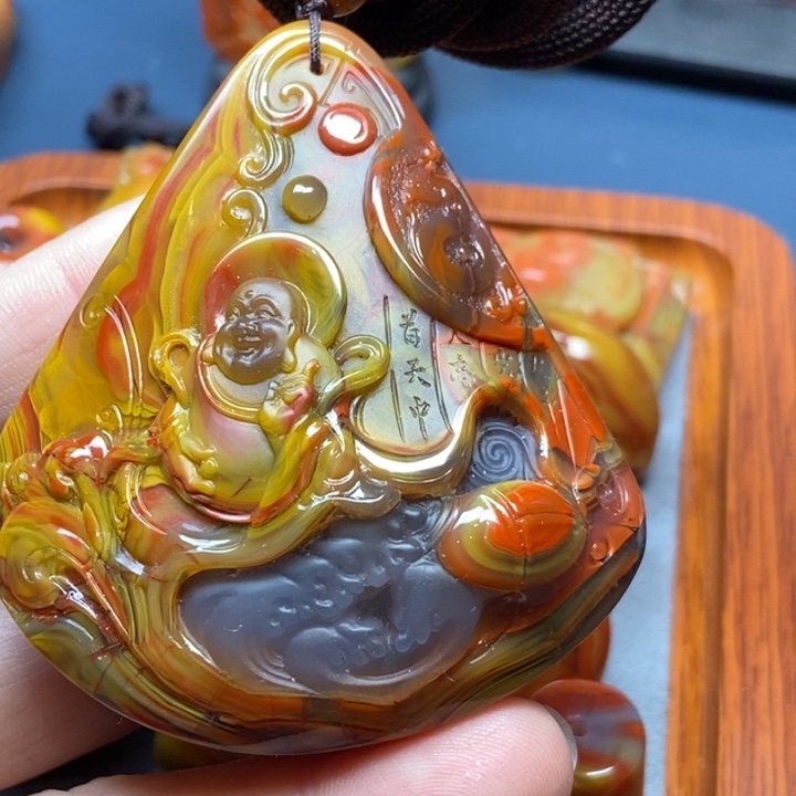 玛瑙/玉髓挂件未镶嵌大**翅