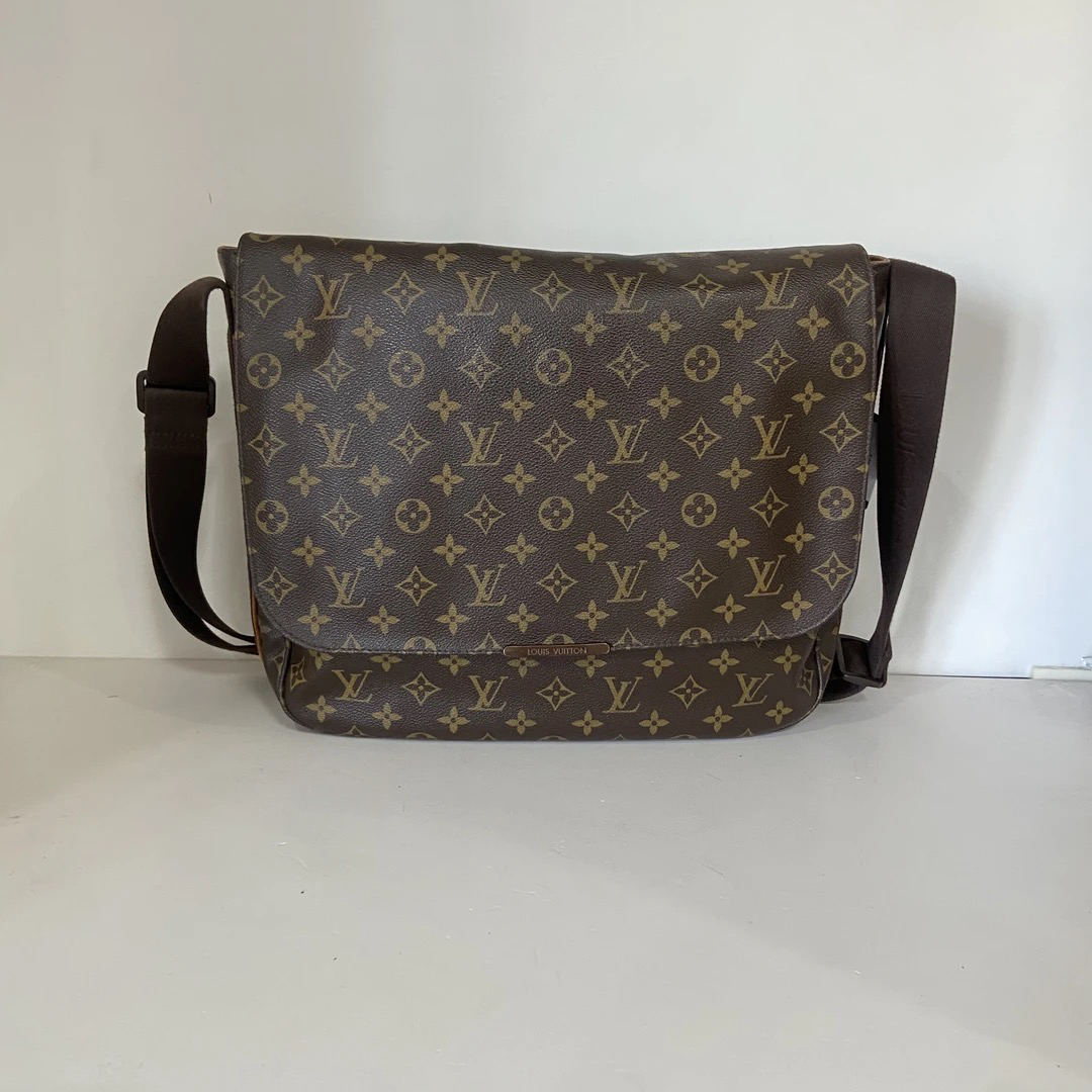 95新 LouisVuitton/路易威登 路易威登棕老花中号翻盖斜挎包/866