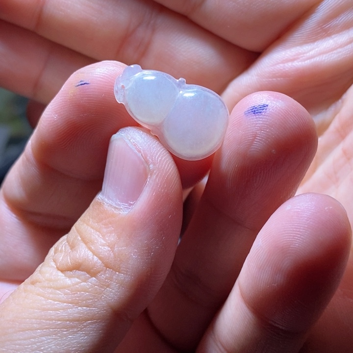 翡翠吊坠(赠链)未镶嵌好