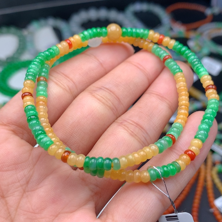 翡翠手镯未镶嵌卡