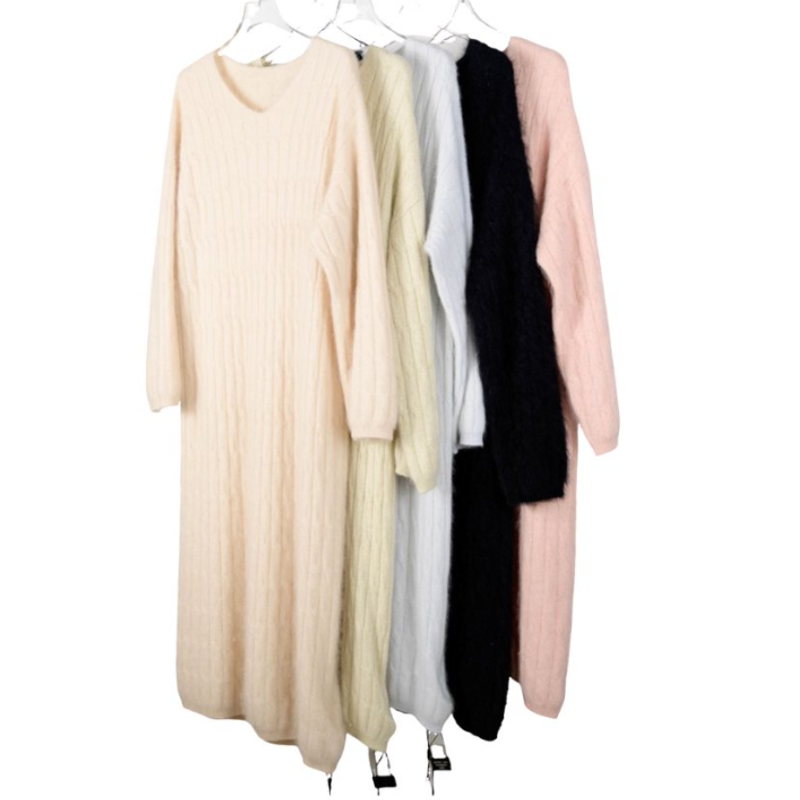 山羊绒拉绒朱片绞花长款宽松加厚V领连衣裙80040