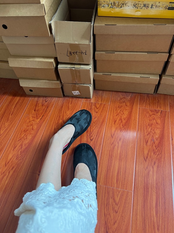 （认真的徒步爱好者-24年秋款）千层底布鞋女款式拖鞋。