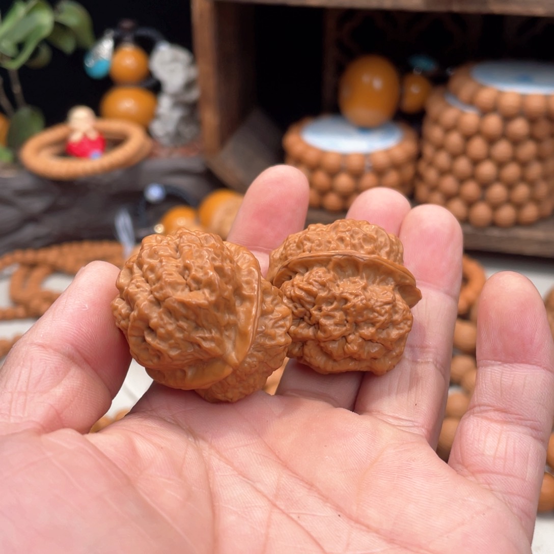 核桃把件超**队金蝉脱壳