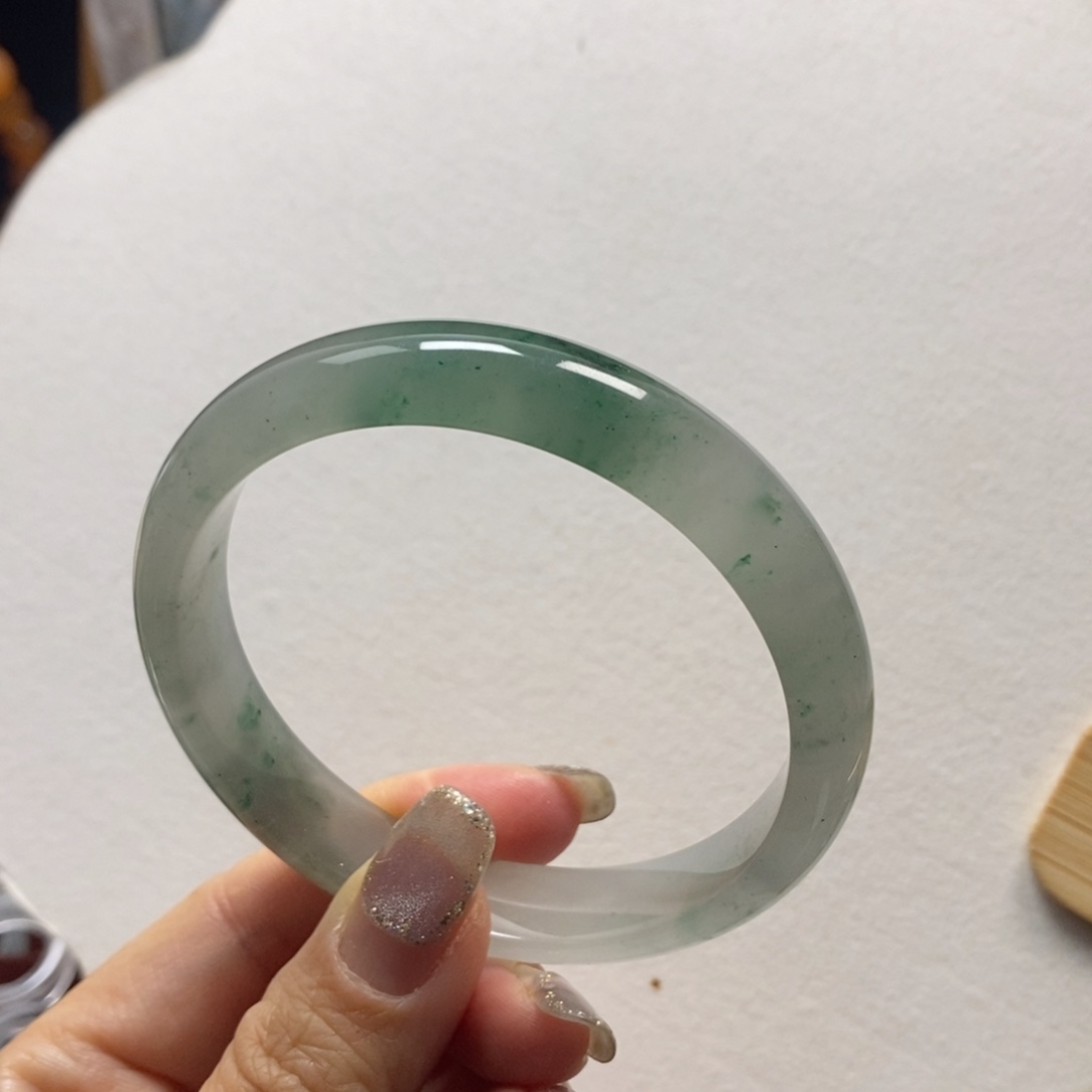 石英质玉（非洲翠）未镶嵌手镯58.9特价不退换