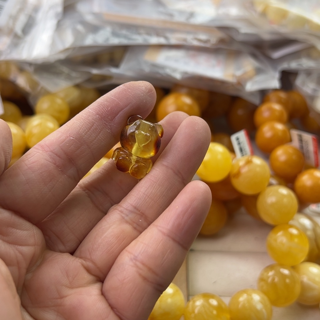 琥珀珠宝奇石未镶嵌