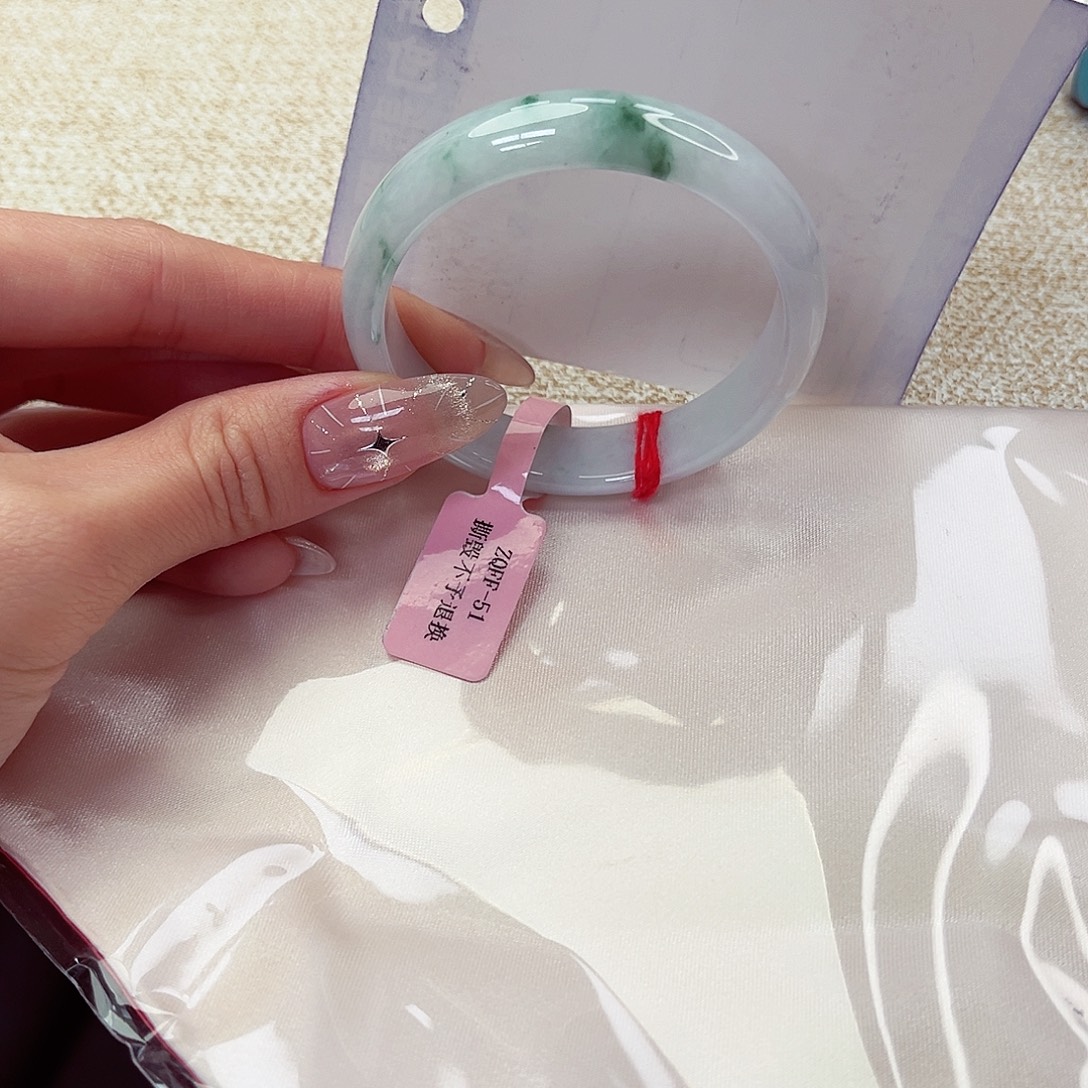 翡翠未镶嵌手镯手镯