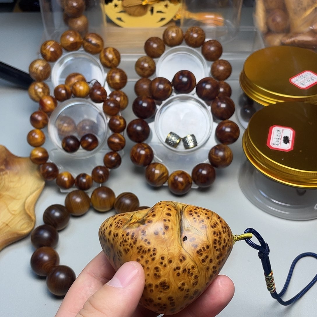 柏木（崖柏）太行崖柏瘤疤手把件