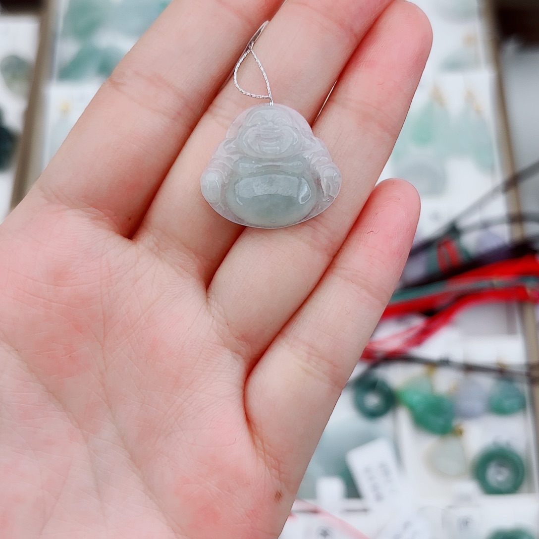 翡翠颈饰未镶嵌卷***面佛公