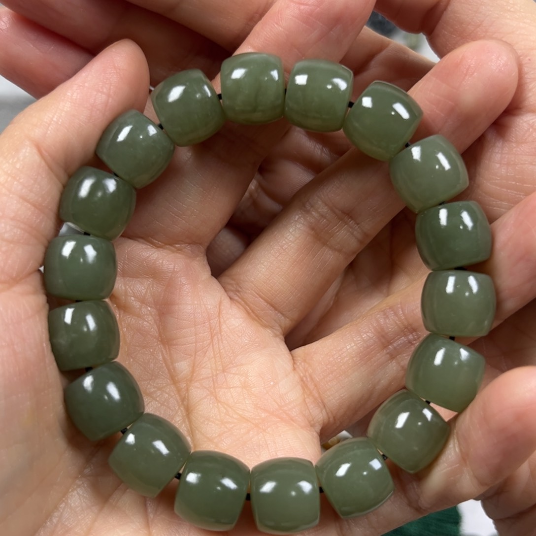 和田玉手链未镶嵌卡12直切