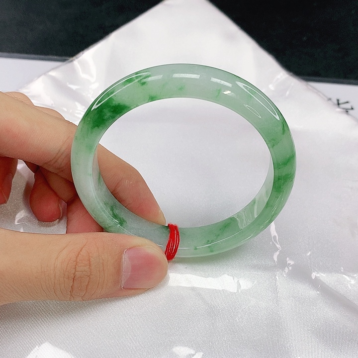 翡翠未镶嵌手镯圈57。5008