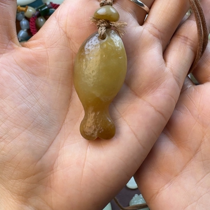 和田玉（糖玉）未镶嵌颈饰