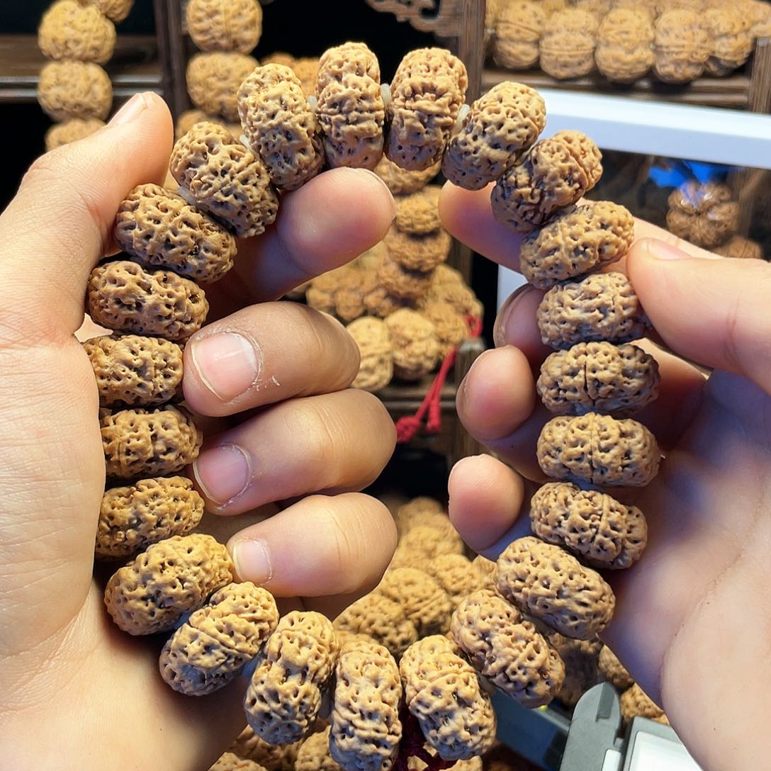 金刚菩提吊坠24左右夹板