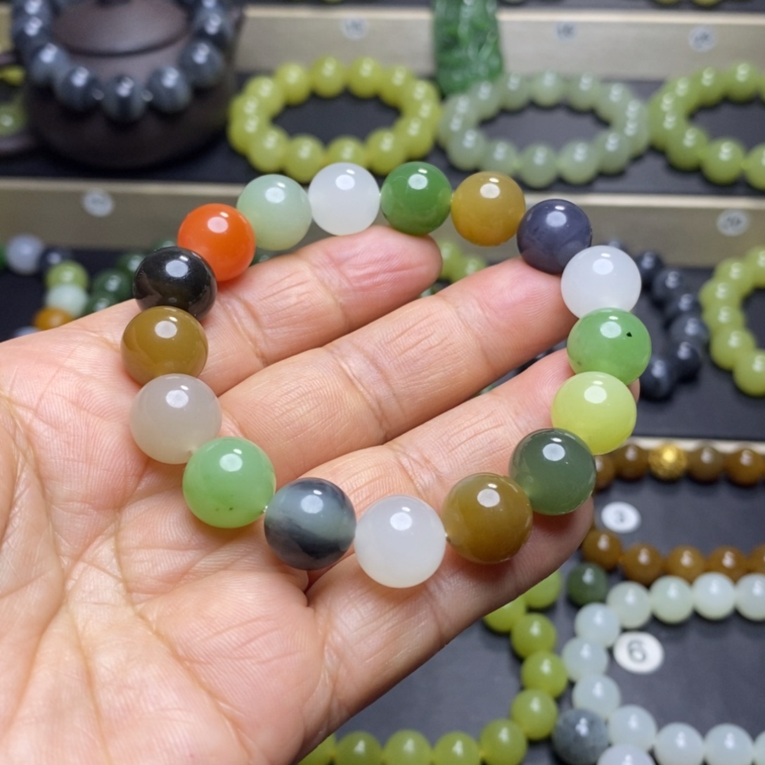 和田玉未镶嵌手串