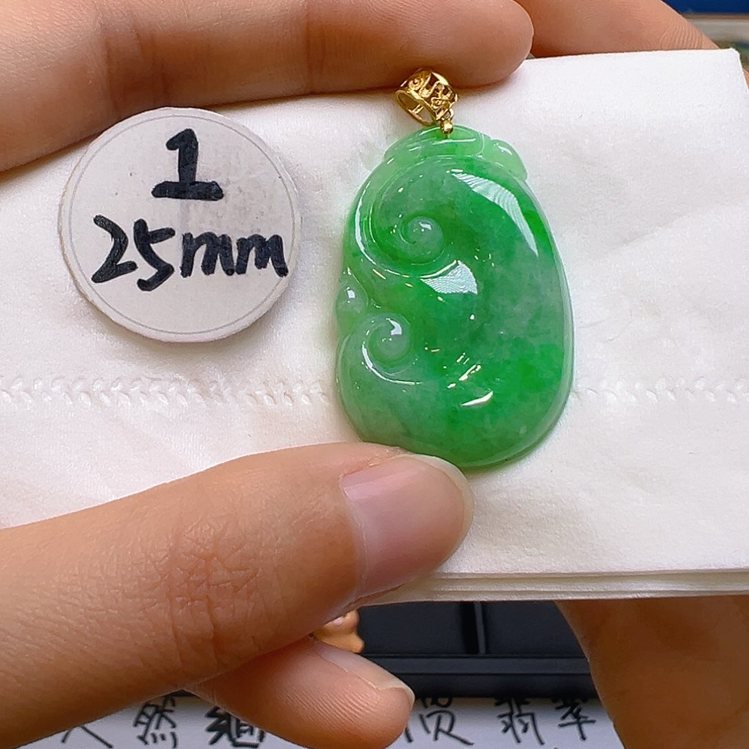 翡翠颈饰18K金镶嵌翡翠