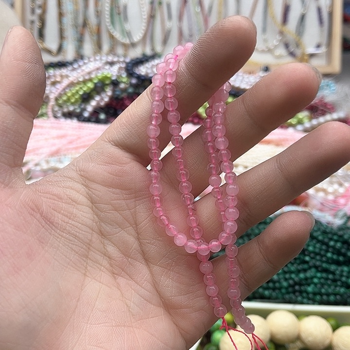 玛瑙/玉髓珠宝半成品未镶嵌一条4mm左右粉晶珠