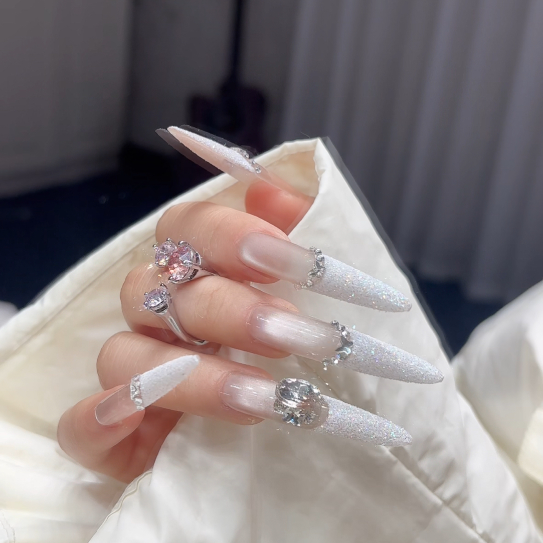 白色砂糖鸽子蛋爆闪裸色显白新款氛围感玻璃珠猫眼纯手工穿戴甲