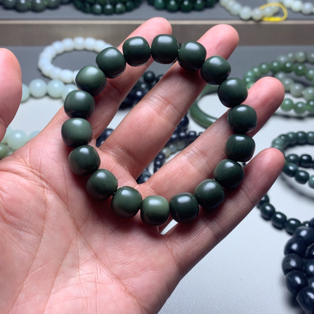 和田玉未镶嵌手链