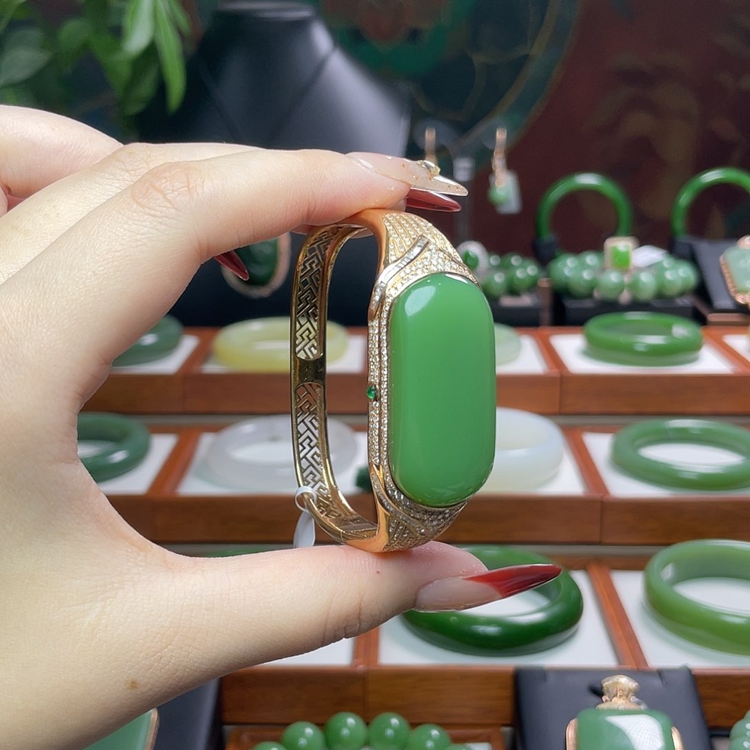 和田玉手镯18K金镶嵌