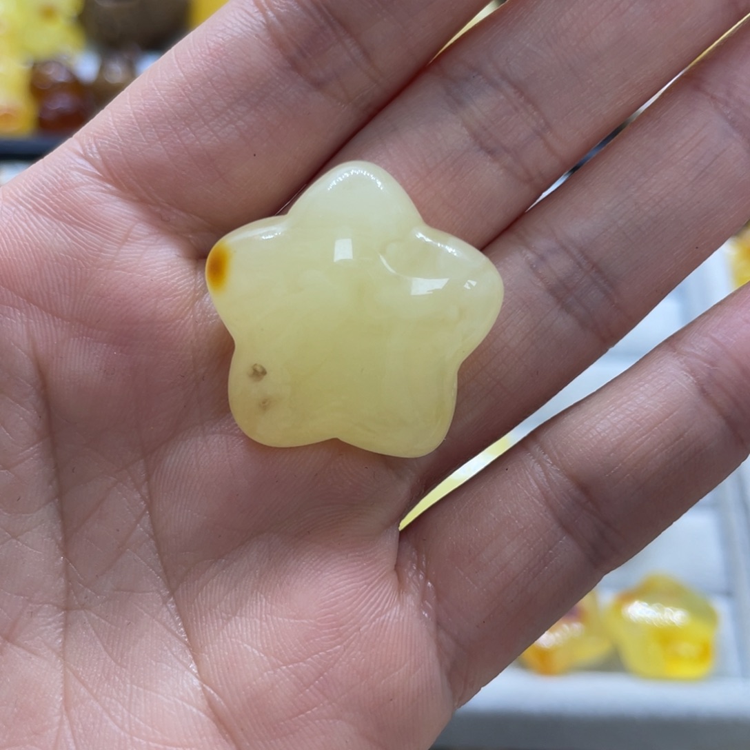 琥珀裸石未镶嵌4.7克星星