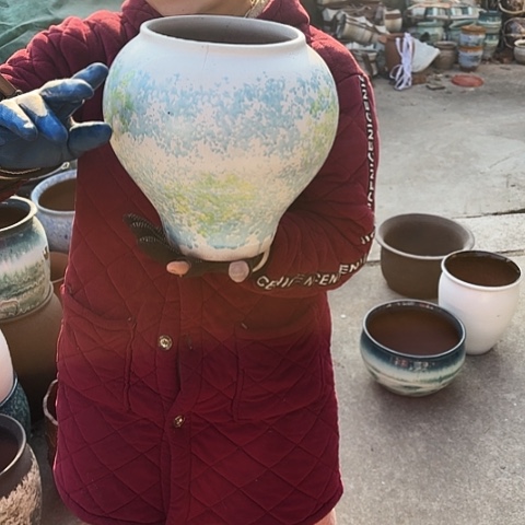 口17高26。瑕疵口裂 底磕碰