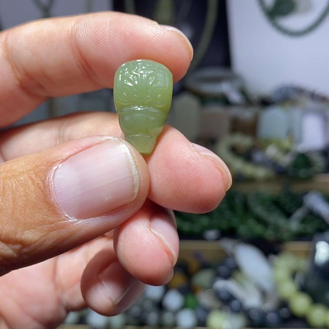 知***乐和田玉未镶嵌手链