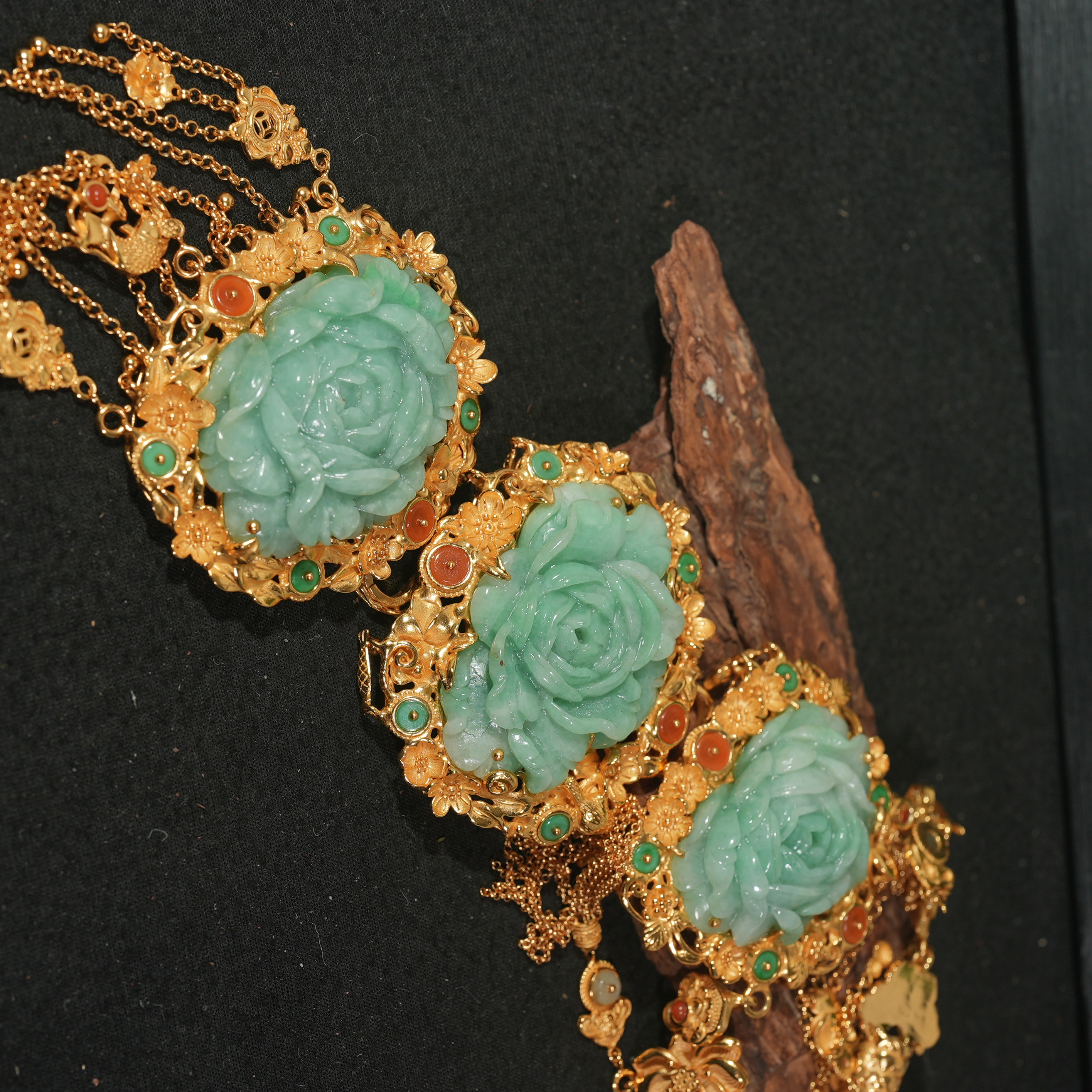 12.3香港王老板-翡翠吊坠5e606