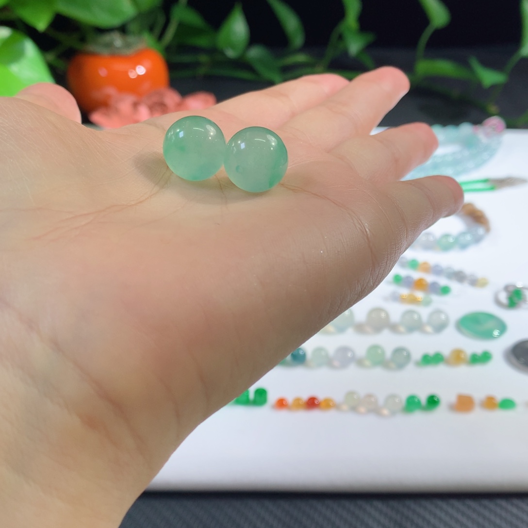 翡翠手串未镶嵌卡13加