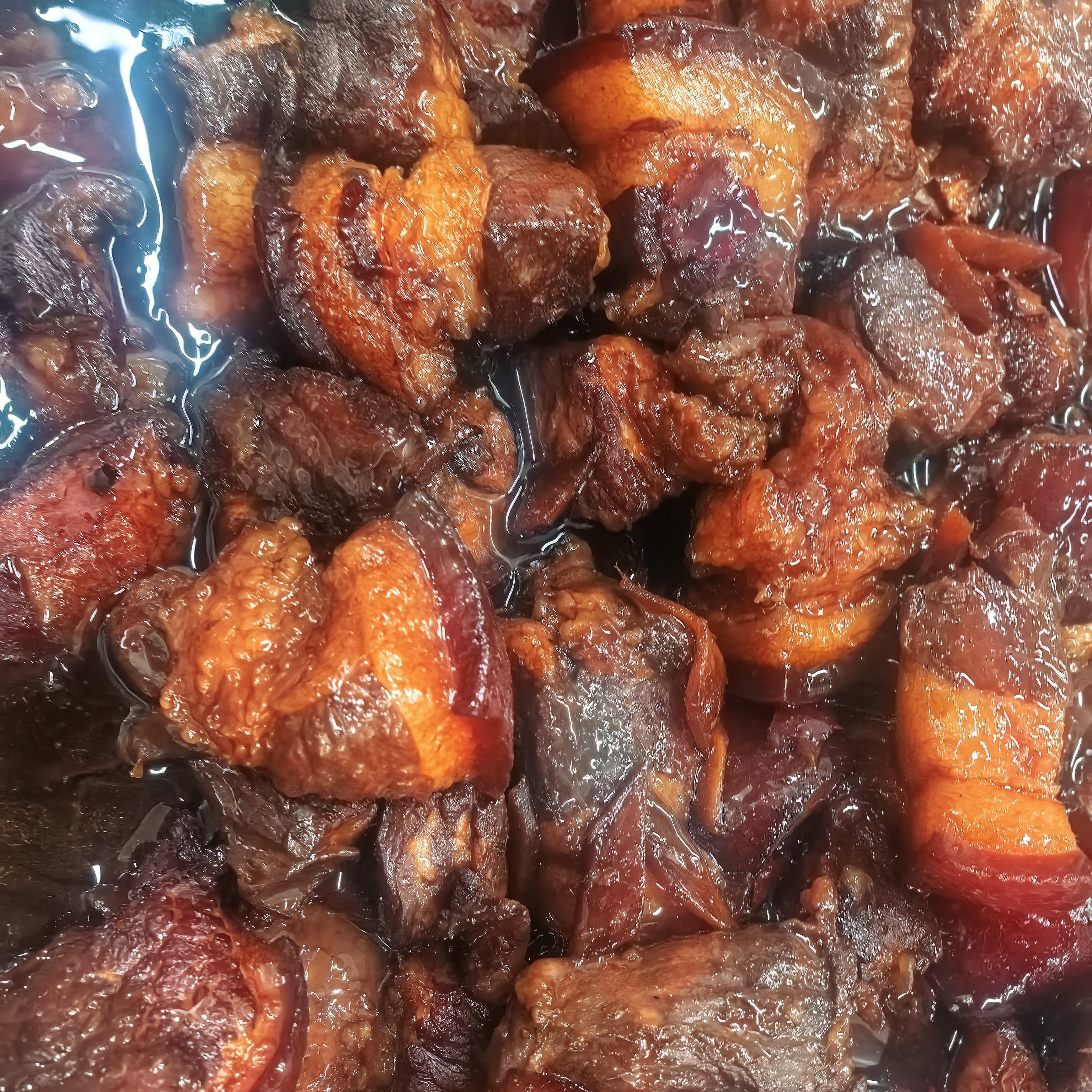 新鲜鲜炖秘制红烧肉