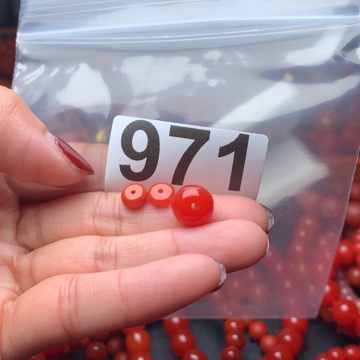 南红玛瑙手链未镶嵌