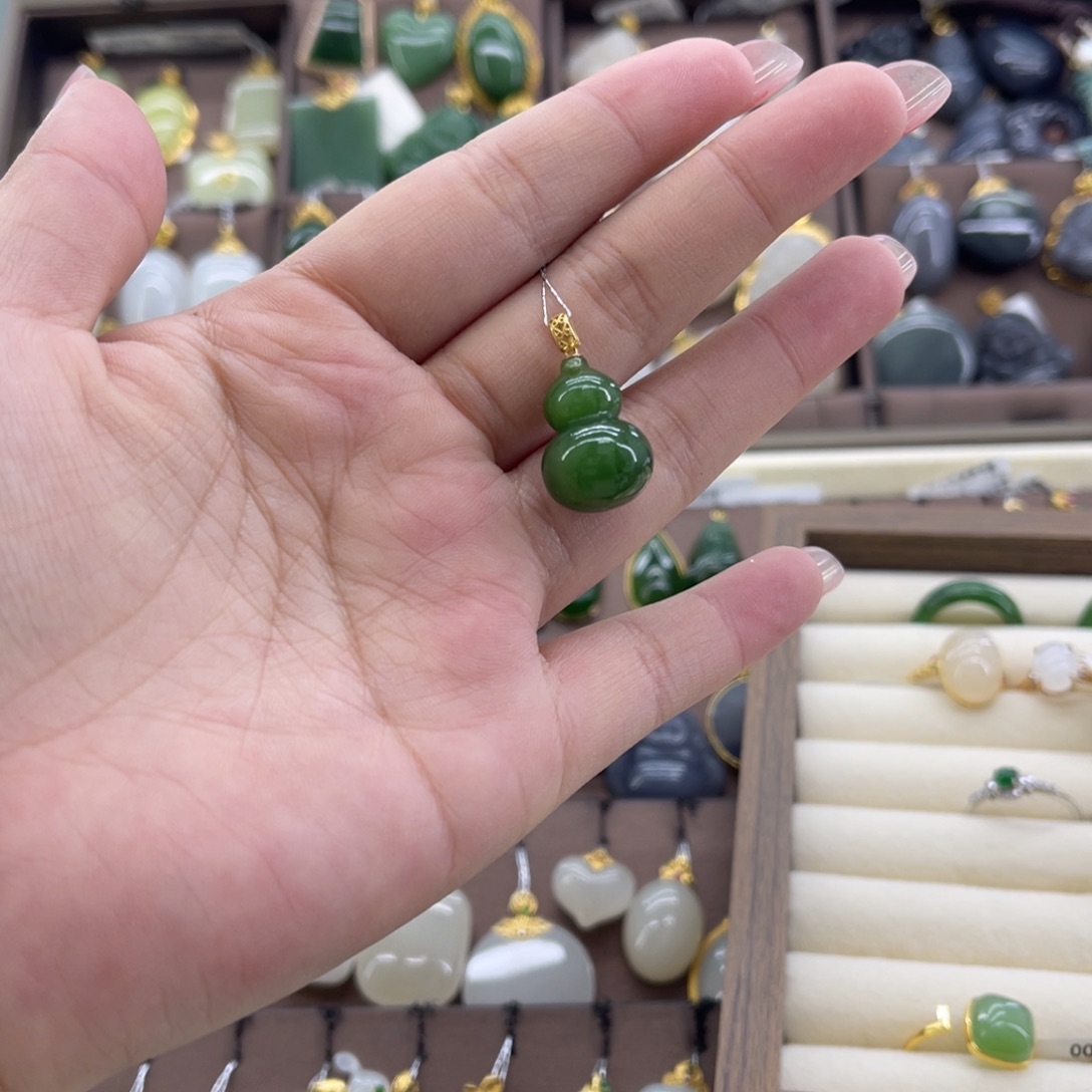 *****和田玉18K金镶嵌吊坠(赠链)