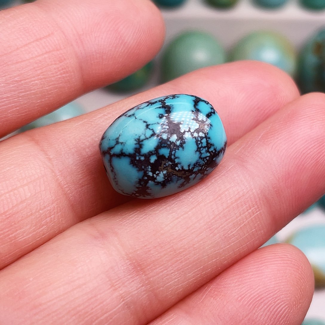 绿松石颈饰未镶嵌戏**生