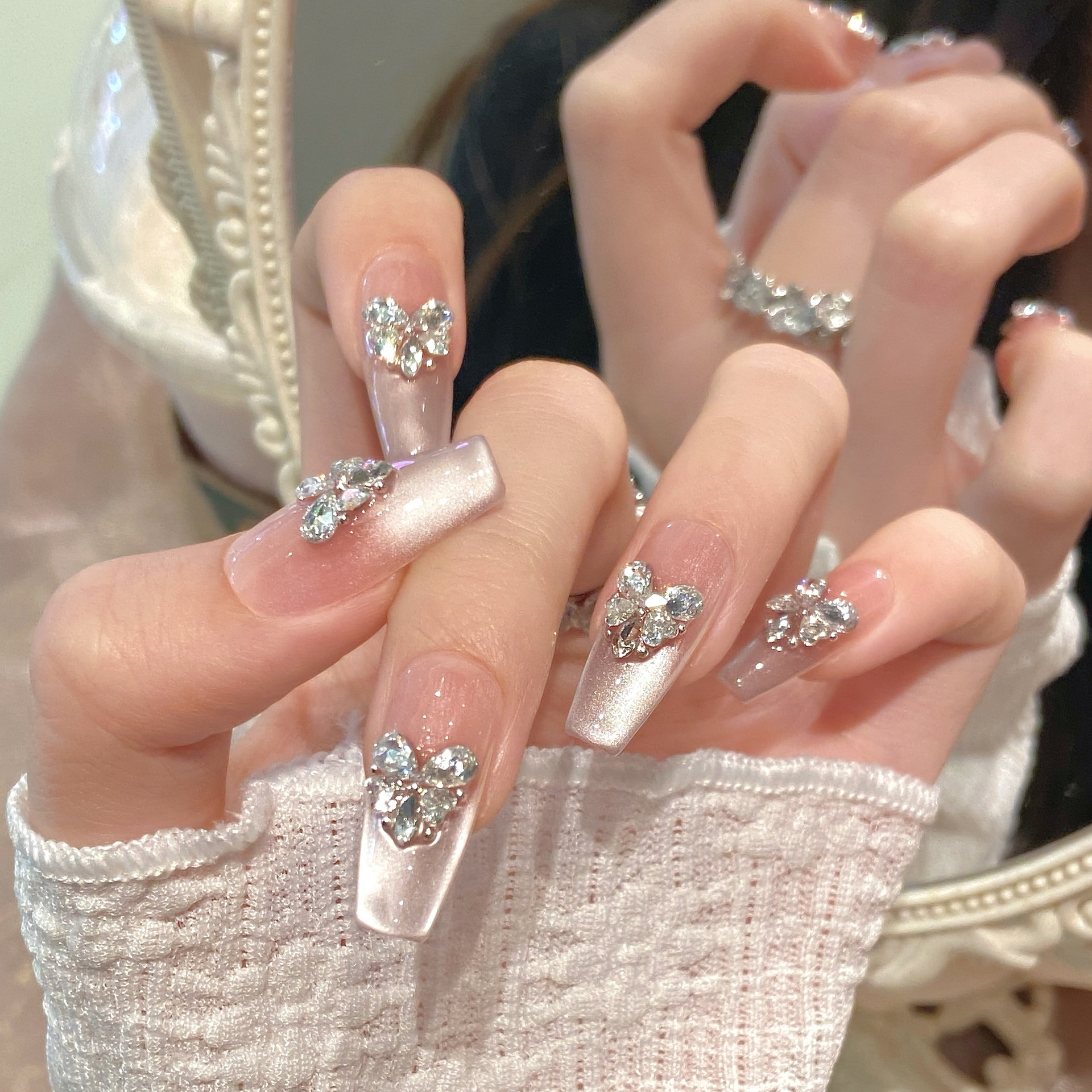 新款中长款冰透猫眼少女心甜美抖音纯手工穿戴式美甲陶喜儿高级感