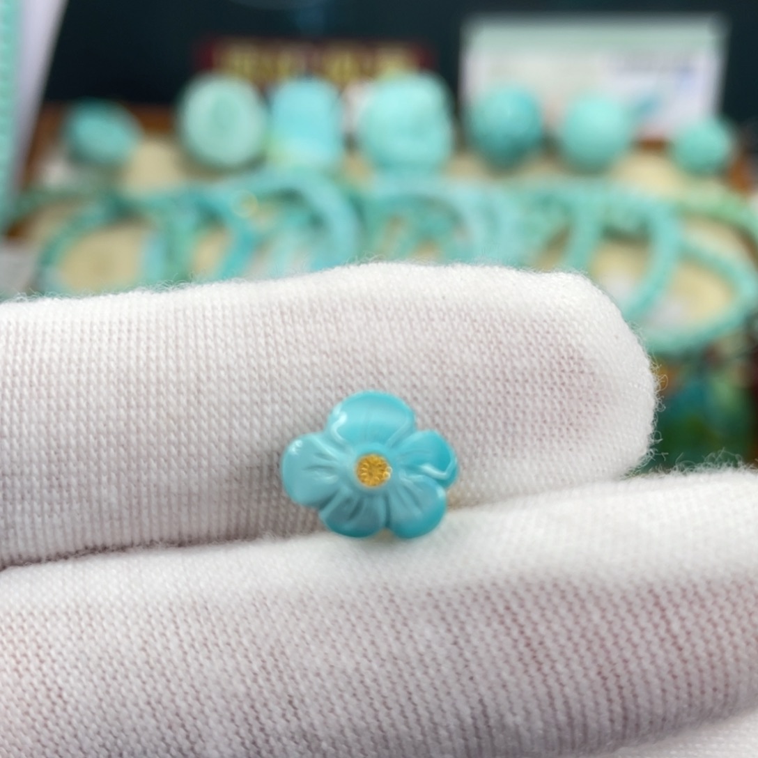 绿松石未镶嵌挂件