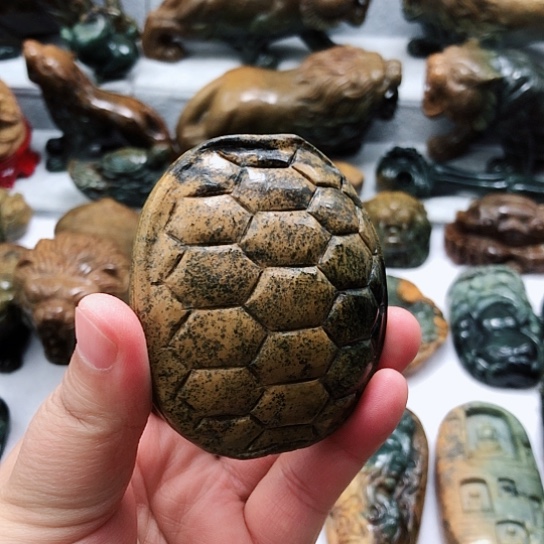 岫岩河磨玉（透闪石质玉）把件未镶嵌